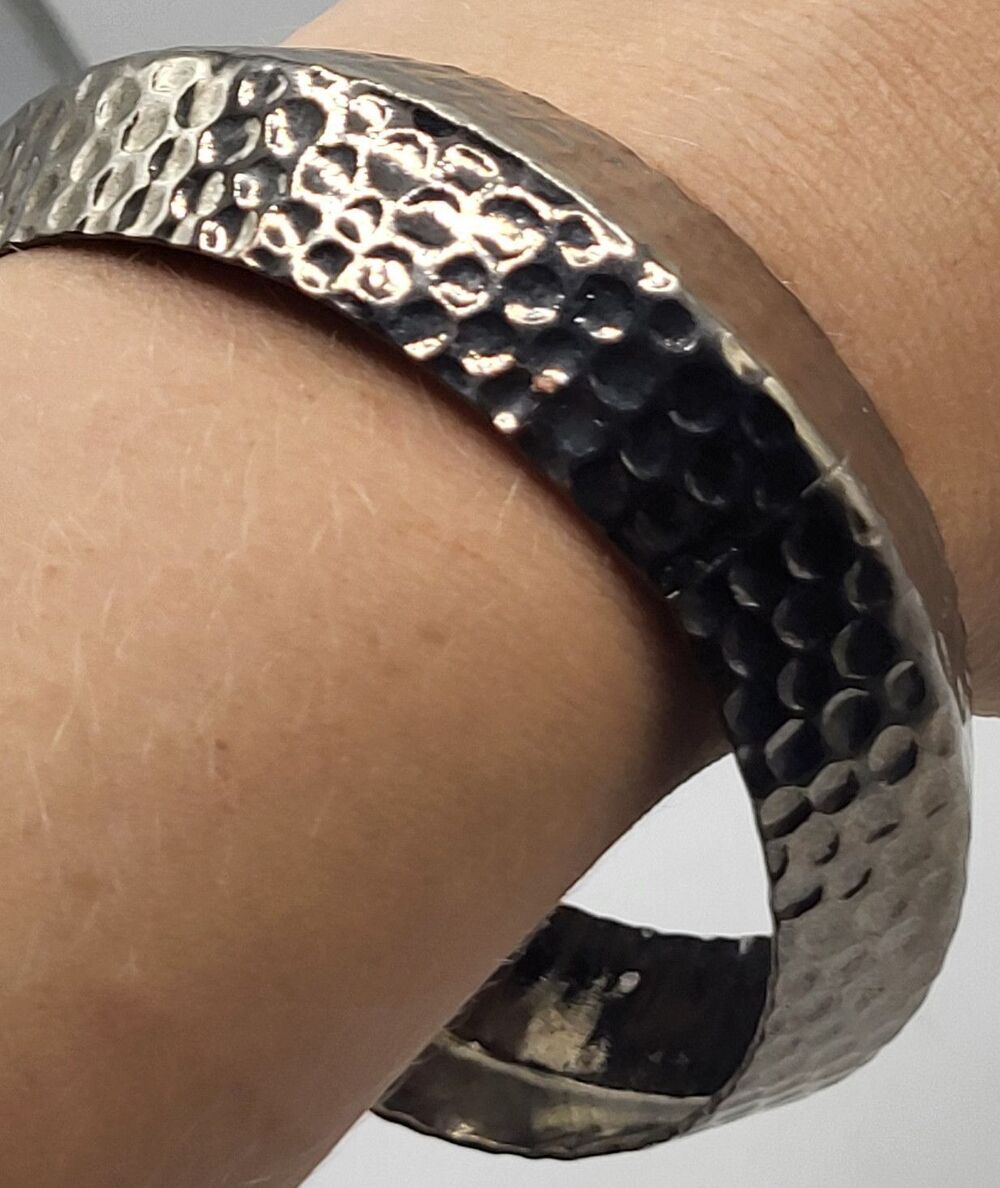Chunky Modernist Textured Silver Hammered Scales Cuff Bracelet Statement Vtg